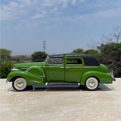 1:32 Vintage Car Vehicles Simulation Alloy Model Car Souvenir Diecast Collection