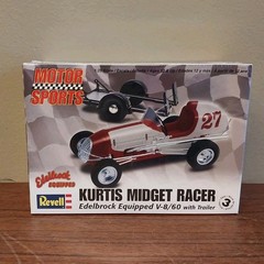 SEALED Revell Kurtis Midget Racer Edelbrock Equiped V-8/60 w/ Trailer 1/25