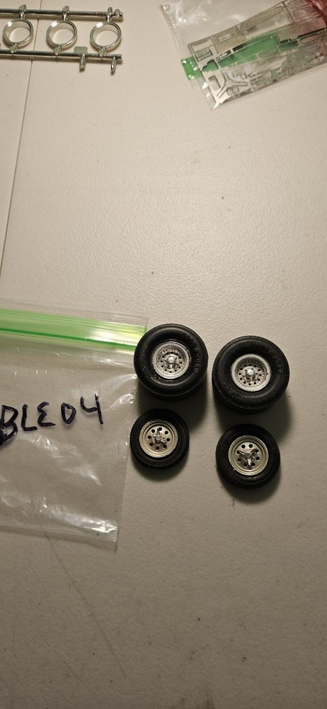 MODEL CAR SLICKS, TIRES AND MAGS BLE04