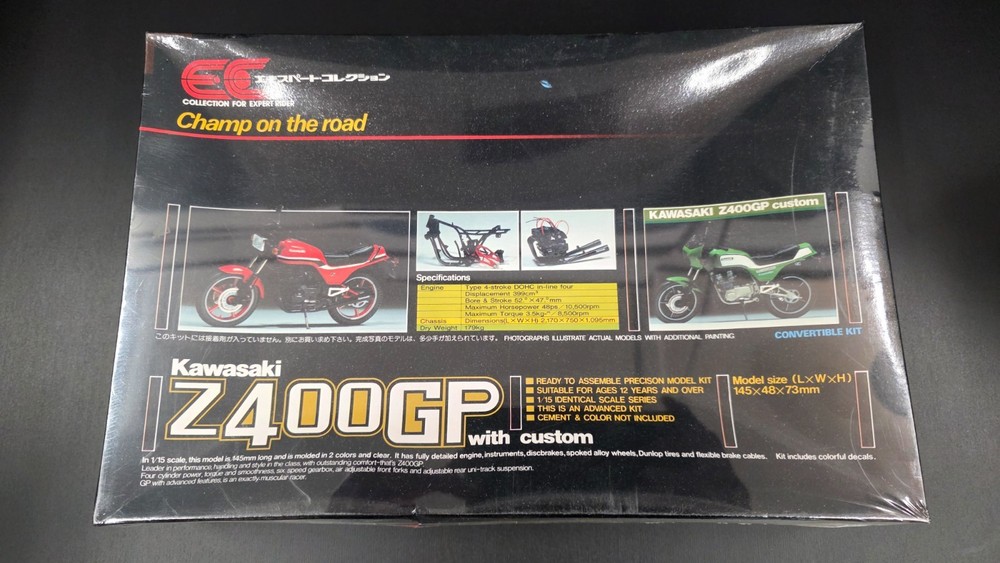 UNION MODEL KAWASAKI Z400GP WITH CUSTOM CHAMP ON THE ROAD MOTORCYCLE 1/15 SR