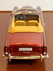 Road Signature 1961 Bentley S2 Park Ward Continental Diecast Model Car 1:43