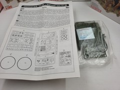 8 Vintage Model Military Kits, Tanks, Rangers And Figures
