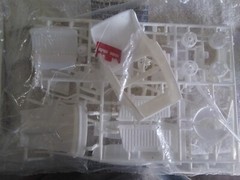 1:25 Revell 87-7625 Awesome 1932 Ford HIGHBOY molded in white plastic 1998