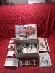 M18d Monogram Complete Trucks 1980 ’80 Ford Bronco 2 ‘n 1 85-7214 Sealed 1:24