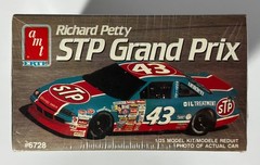 AMT/ERTL 6728 1/25 Scale Richard Petty STP #43 Pontiac Grand Prix – 1990, SEALED
