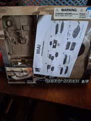 Heavy Metal B/O M1A1 Model Tank 1:32 Plastic Model Kit