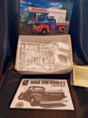 AMT 1950 Chevrolet 3100 Pickup Union 76 1/25 Model Kit A1076 Open Box