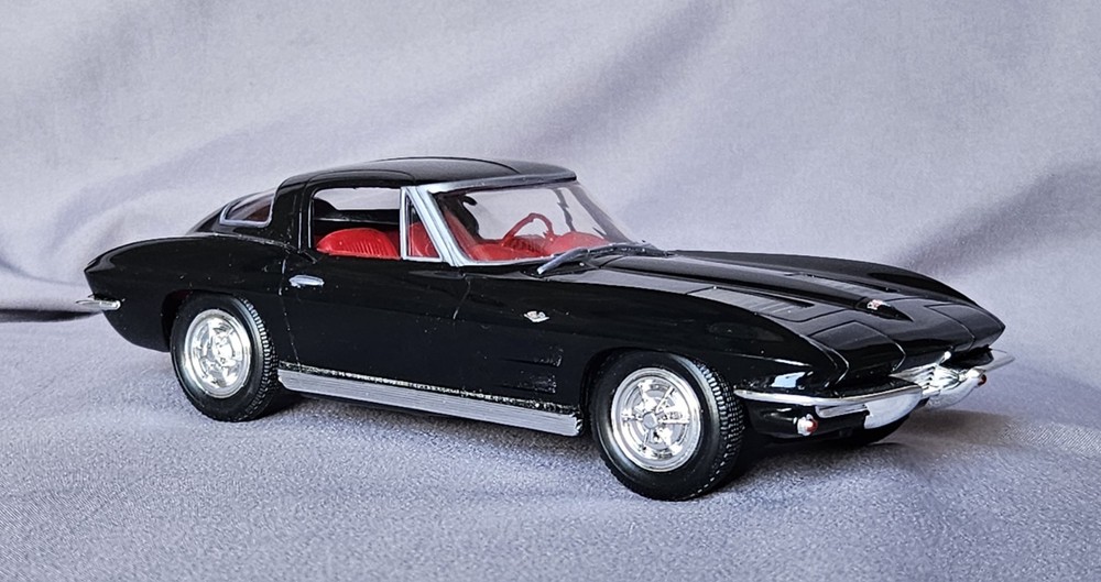 1963 C2 CORVETTE STINGRAY SPLIT WINDOW COUPE PROMO MODEL BLACK 1:25 SCALE