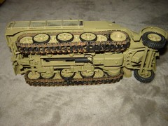Armoured Vehicle w/Gun Well Built & Painted Excellent Condition 1/35 Built
