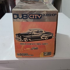 Jada Toys DUB City 1:24 1953 Chevy Bel Air Pre-Painted Metal Kit Red/White