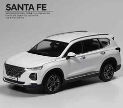 Hyundai Santa Fe TM Plastic Model Kit | 1/24 Scale, Modern SUV Excellence