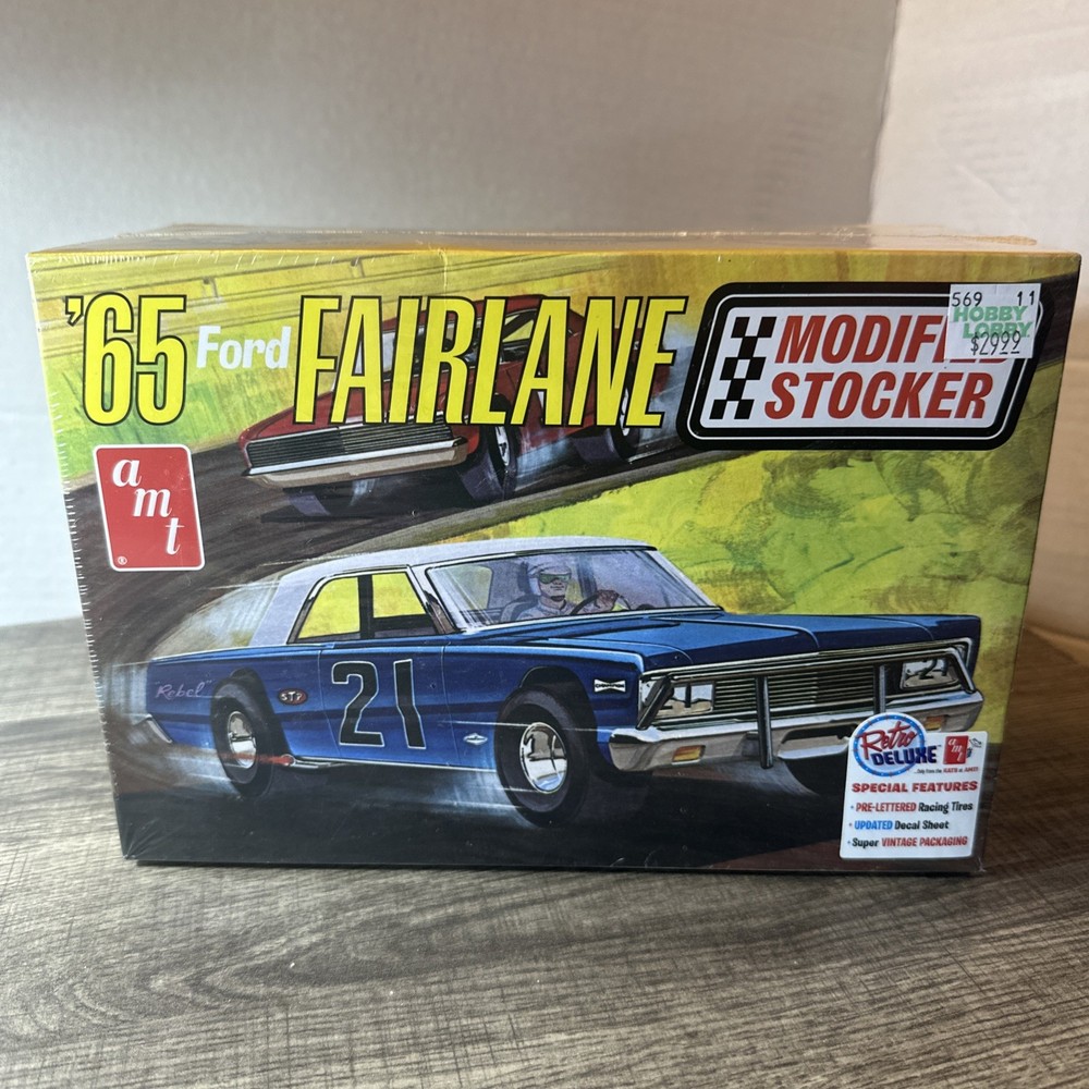 AMT 1190 1965 Ford Fairlane 427 Modified Stocker 1:25 Model Retro DLX NOS Sealed