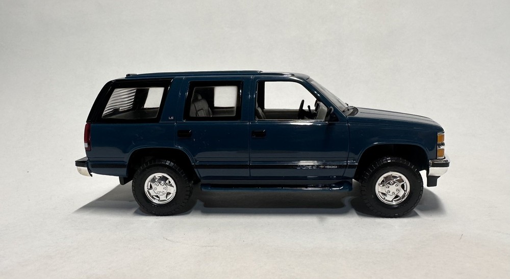 AMT/ERTL 1995 CHEVROLET TAHOE DEALER PROMO MODEL