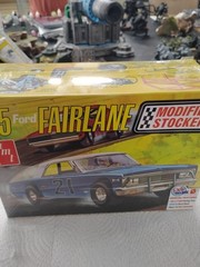 AMT 1190 1965 Ford Fairlane 427 Modified Stocker 1:25 Model Retro DLX NOS Sealed