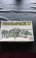 TAMIYA #35017 GERMAN 88MM GUN FLAK 36/37 FIGURES 1/35 SCALE MODEL Open Box NEW