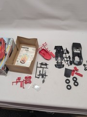 AMT /ERTL Snap-Fit 1975 Corvette 1/25 Scale Model Kit 6704 New Open Box