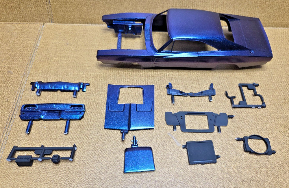 1968 Dodge Charger R/T PAINTED BODY SHELL & MORE 1:25 Revell NEW Model PARTS