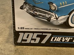 AMT 1957 Chevy Bel Air Model Car Scale 1:25 – Blue/White Factory Sealed New