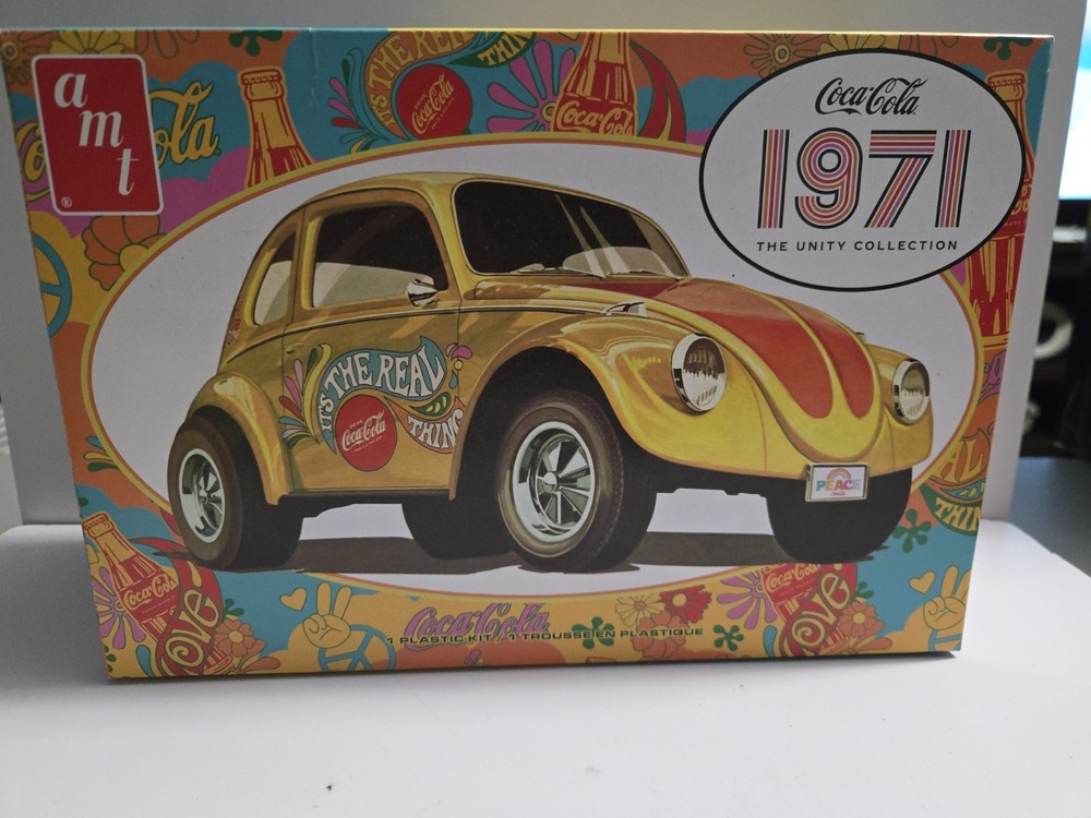 AMT # 1284M/12 VW Super bug 1971 Coke Coca Cola Bug beetle Open Model Kit 1/25