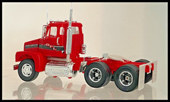 Volvo N 10 & Trailer 1:32 AMT Ertl Kit 6628 Factory Sealed Snap Fast