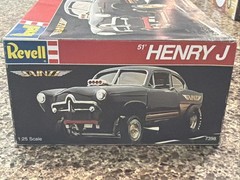 REVELL 1951 HENRY J SAINTS NEW INSIDE KIT! CIRCA 1995!! VMCP!