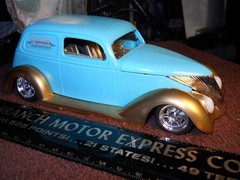 Lindberg 1:25 ’38 Custom Ford Van/Delivery Beautiful Built Old Model Car. !!