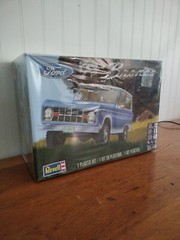 REVELL 1/24 Ford Bronco (1966 TO 1970 STYLE) – 85-4320 – Factory Sealed New