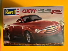 2005 CHEVROLET SSR PICKUP TRUCK MODEL KIT REVELL 1/25 SCALE NEW SEALED COOL LOOK