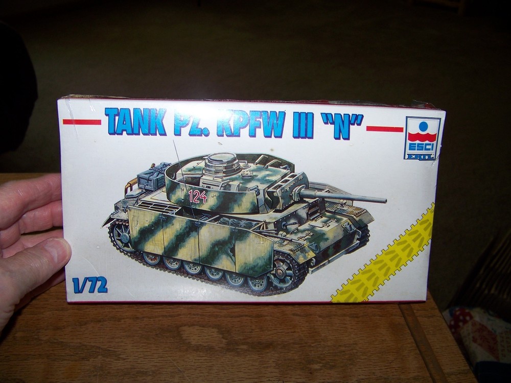 New ESCI ERTL Tank PZ. KPFW III “N” Model Kit #8325 Made in Italy 1:72 Rare HTF