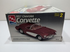 ✨VINTAGE✨ AMT Ertl 1957 Chevrolet Corvette 1/25 Scale Model Kit 8212