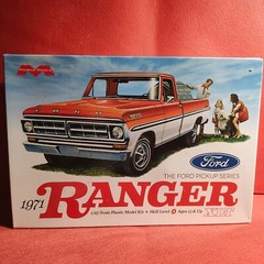 Steering Column 1971 Ford Ranger 1:25 Scale Model Car Part Moebius