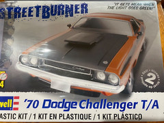 Revell 1/24 1970 Dodge Challenger Model Kit 2596 street burner Plastic Model Kit