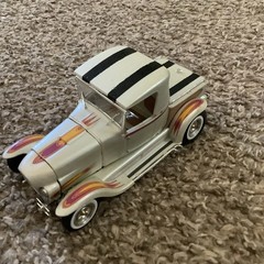 AMT 1330/12 GEORGE BARRIS’ ALA KART SHOW ROD PICKUP MODEL KIT 1/25 Assembled