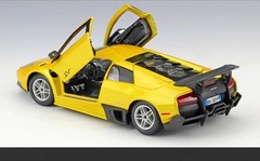 Bburago 1:24 Lamborghini Murcielago LP670-4 SV Diecast Model Car – Alloy Sports