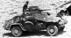 1/100 German Light Armored Car Sd.kfz.222 Zvezda 6157 Model kit (Art of Tactic)