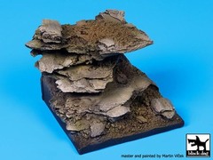 Black Dog (No Scale) Rocks Fantasy Vignette / Diorama Base (60mm x 60mm) FD005