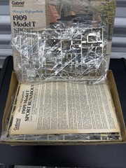 1909 Model T Sport Runabout • 1:20 Scale Model Kit • Gabriel • Diecast New Open