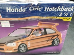 Revell 1:25 Honda Civic Hatchback Tuner Series 2’n1 Model Kit 85-2389 Dented Box