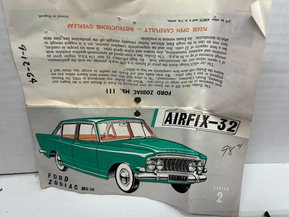 1/32 AIRFIX VINTAGE FORD ZODIAC MK III GREEN MODERN CARS MADE IN ENGLAND