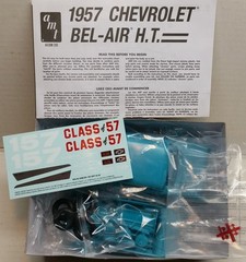 ESTATE – 1957 Chevy BEL AIR Molded Blue 1/25 Plastic Model Kit