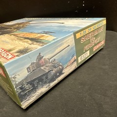 Dragon 1/35 Scale Sherman Vc Firefly Tank Model Kit #6121