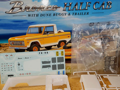 BRONCO HALF CAB BODY,INTERIOR,GLASS,DECALS,REMOVABLE PICK UP ROOF SWING OUTSPARE