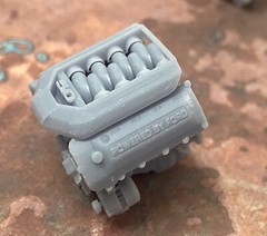 1:24 Scale: Ford Engine Pack; 3 Engines: Coyote 5.0, GT350 VooDoo;Custom Lincoln