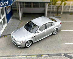 King 1:64 Scale Silver M5 E60 Sedan Sports Diecast Display Toy Collection NIB