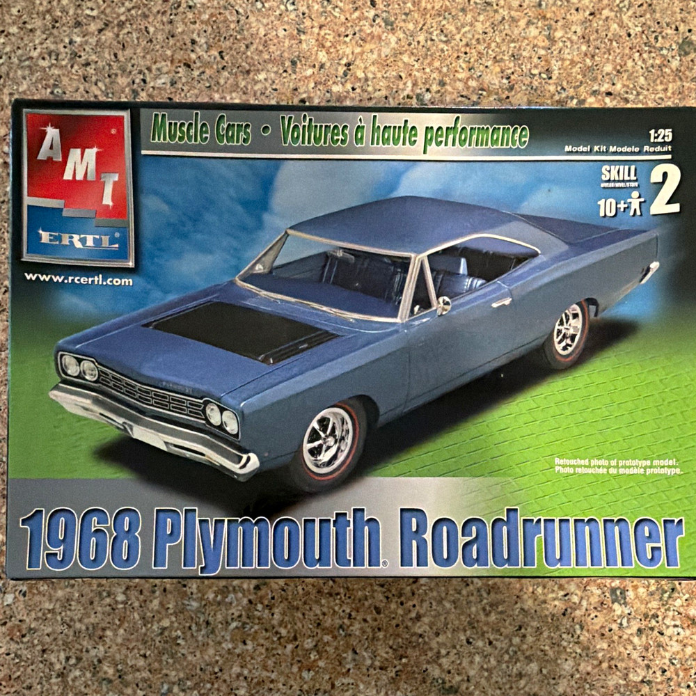 AMT Ertl 1968 Plymouth Roadrunner 1:25 Plastic Model Kit Skill 2 #31549