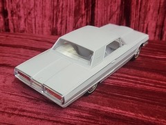 1964 Wimbledon White Ford Thunderbird T-Bird AMT Dealer Promo Friction Model Car
