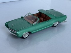 AMT 1965 BUICK RIVIERA CLAMSHELL CUSTOM COUPE BUILT MODEL KIT