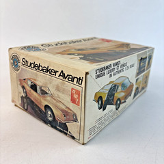 AMT 1964 Studebaker-Avanti Modern Classic T413 1:25 Model Kit Open Box