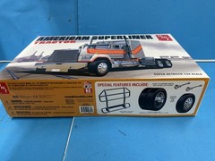 AMT 1:24 Scale American Superliner Truck Model Kit – AMT1235
