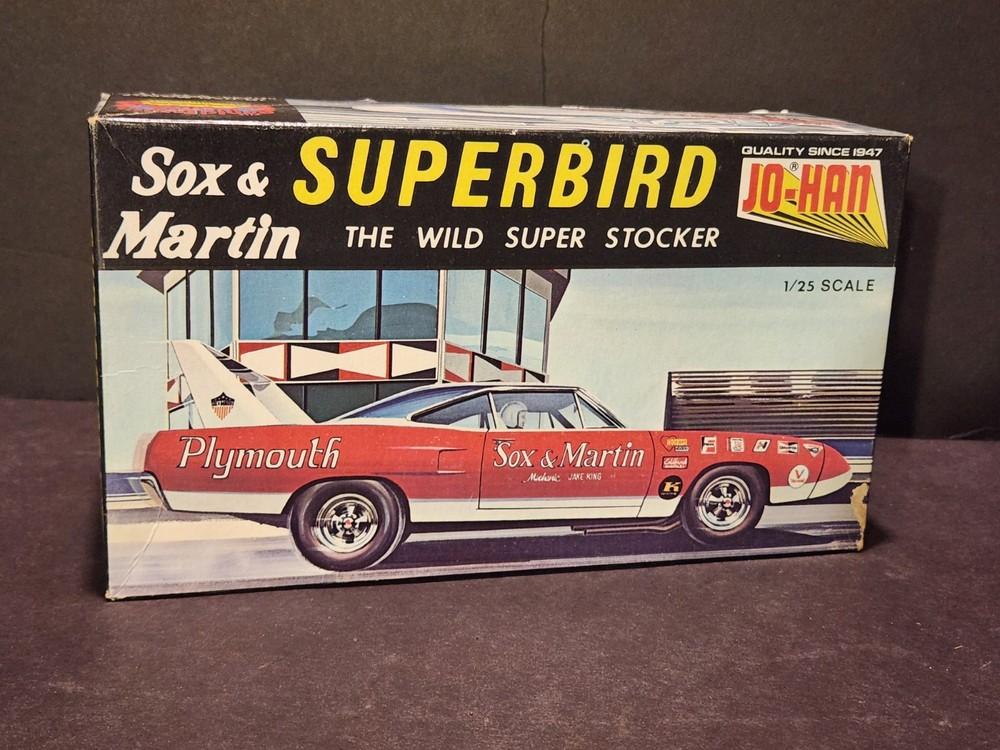 Jo-Han 1970 Plymouth Sox & Martin Superbird 1/25 Scale Model Kit – NMint Unbuilt
